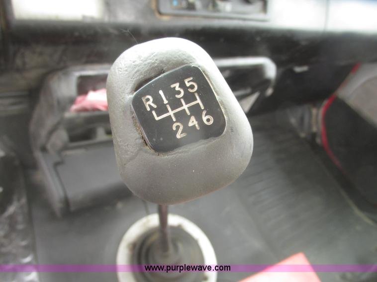 image for item H4651 2001 Freightliner FL70 hook lift truck