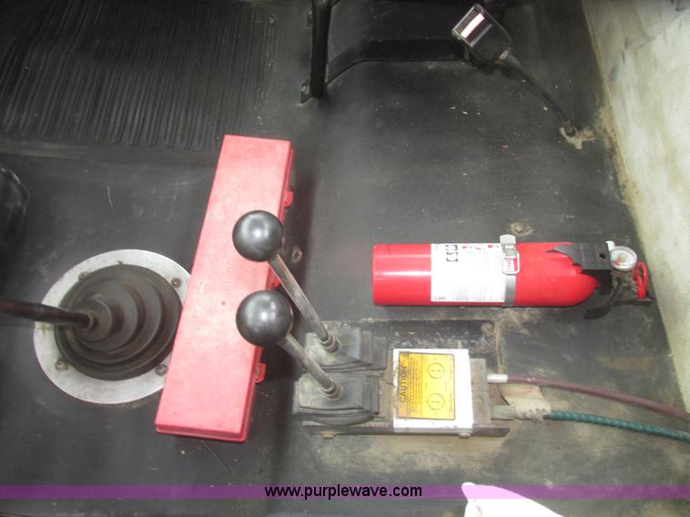 image for item H4651 2001 Freightliner FL70 hook lift truck