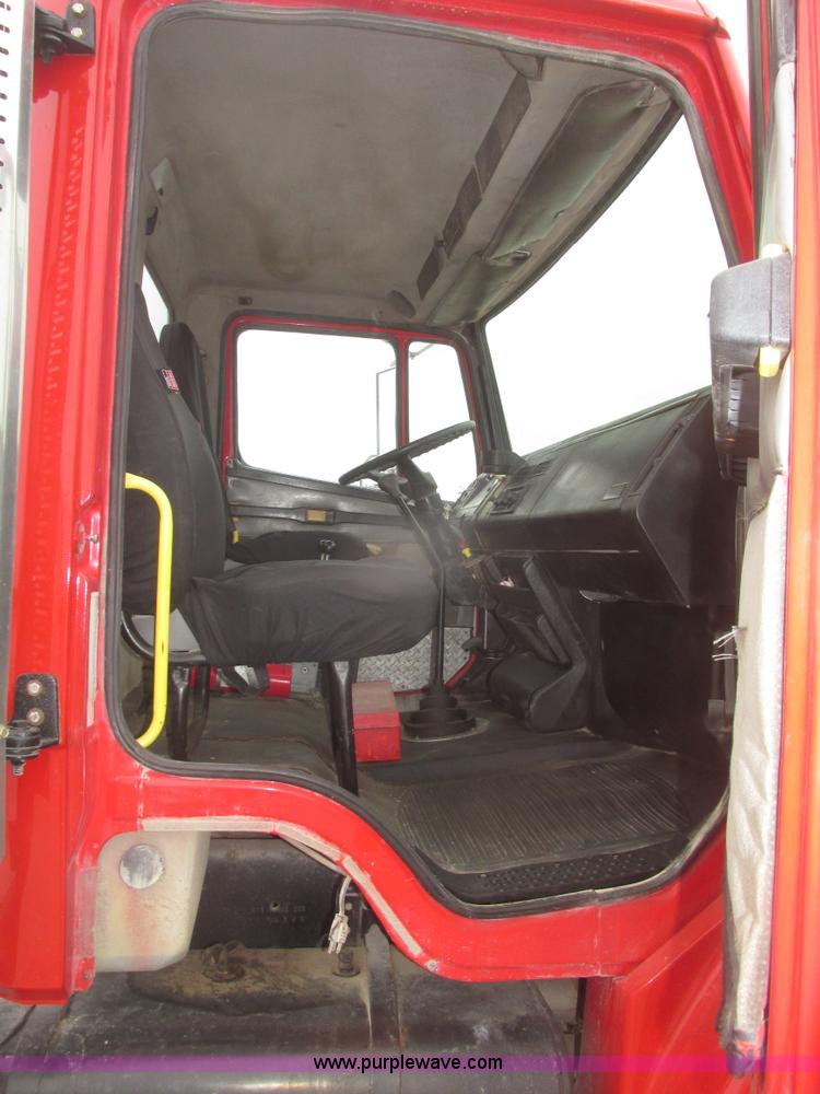 image for item H4651 2001 Freightliner FL70 hook lift truck