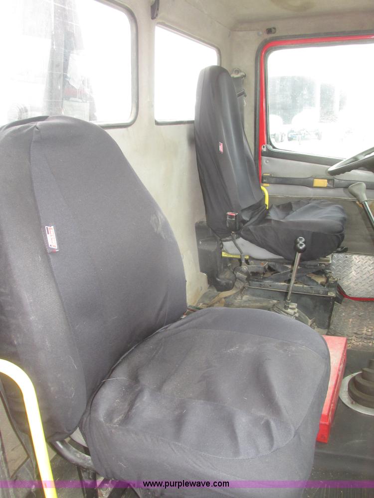 image for item H4651 2001 Freightliner FL70 hook lift truck