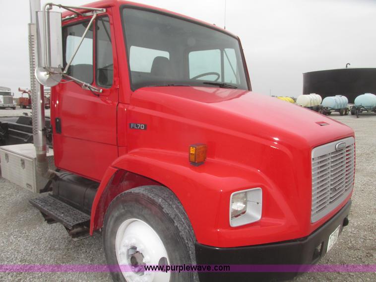 image for item H4651 2001 Freightliner FL70 hook lift truck