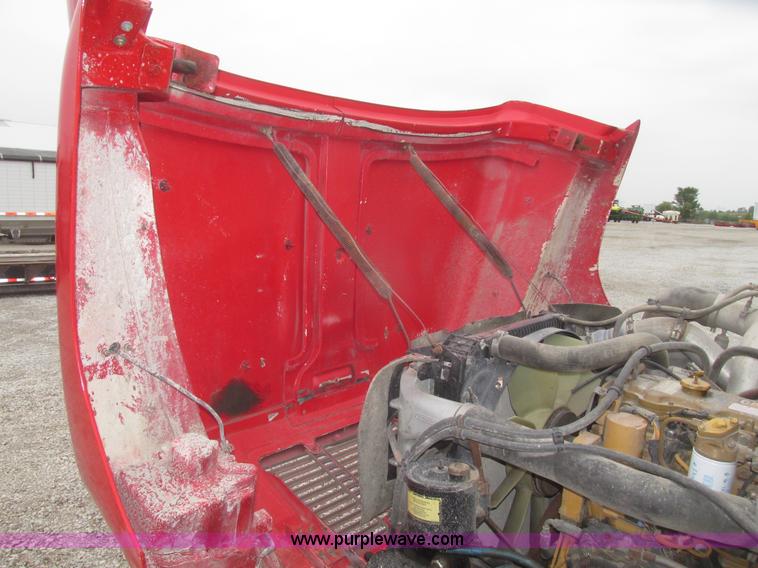 image for item H4651 2001 Freightliner FL70 hook lift truck