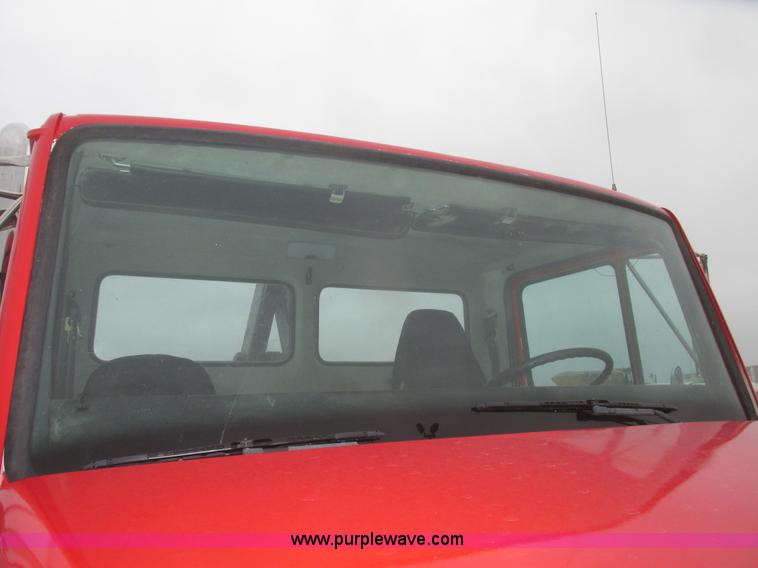 image for item H4651 2001 Freightliner FL70 hook lift truck