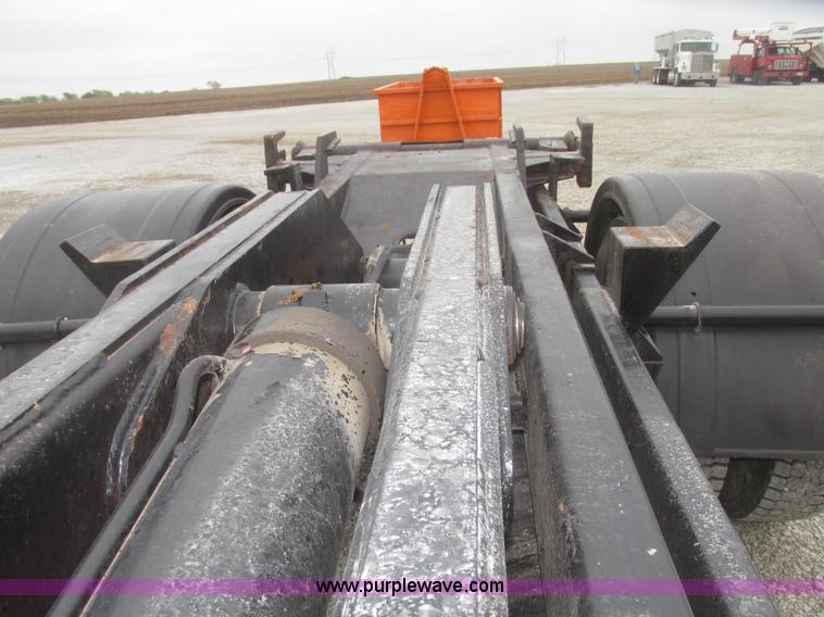 image for item H4651 2001 Freightliner FL70 hook lift truck