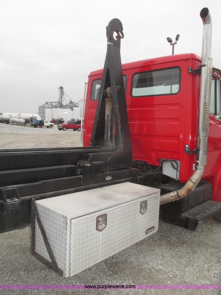 image for item H4651 2001 Freightliner FL70 hook lift truck