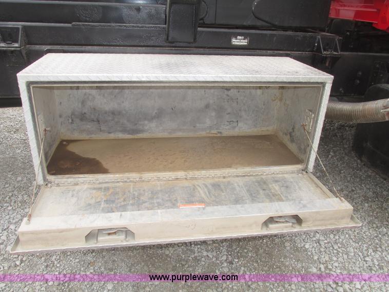 image for item H4651 2001 Freightliner FL70 hook lift truck