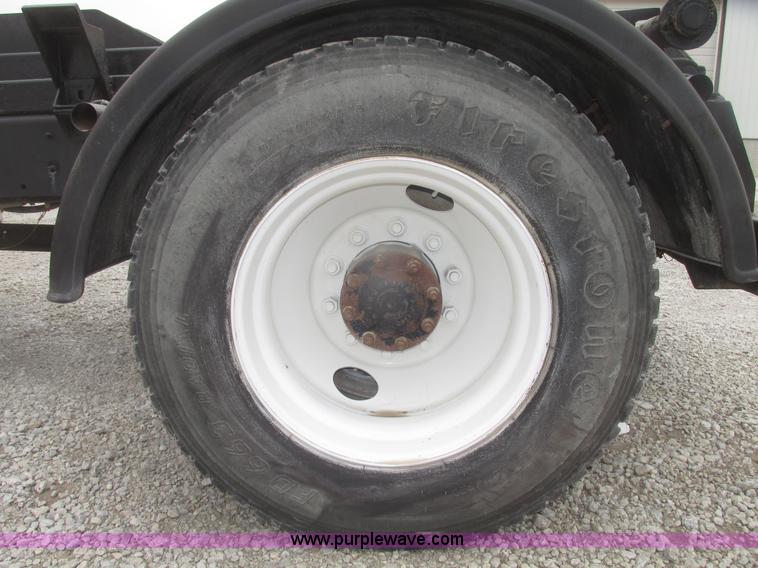 image for item H4651 2001 Freightliner FL70 hook lift truck