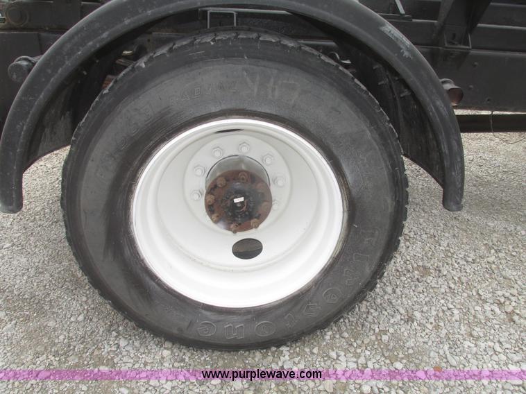 image for item H4651 2001 Freightliner FL70 hook lift truck