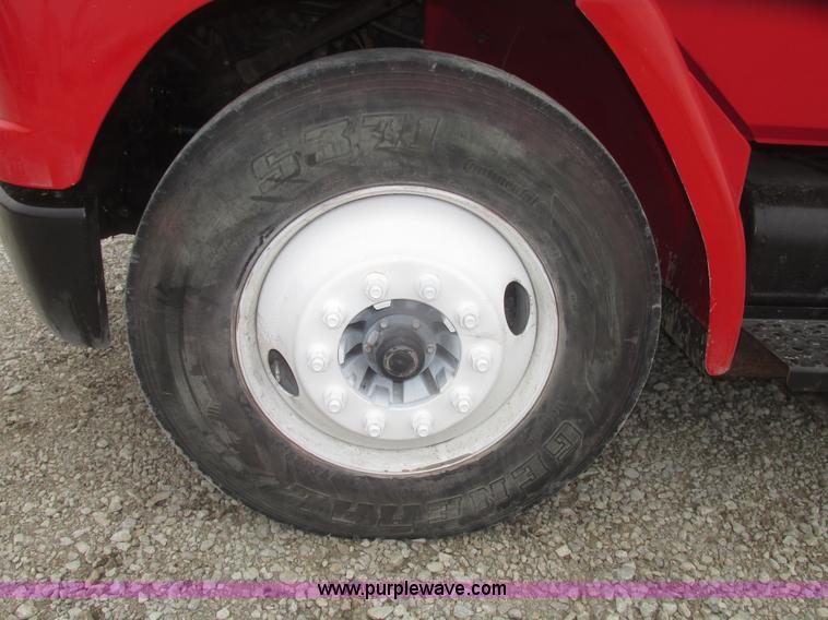 image for item H4651 2001 Freightliner FL70 hook lift truck