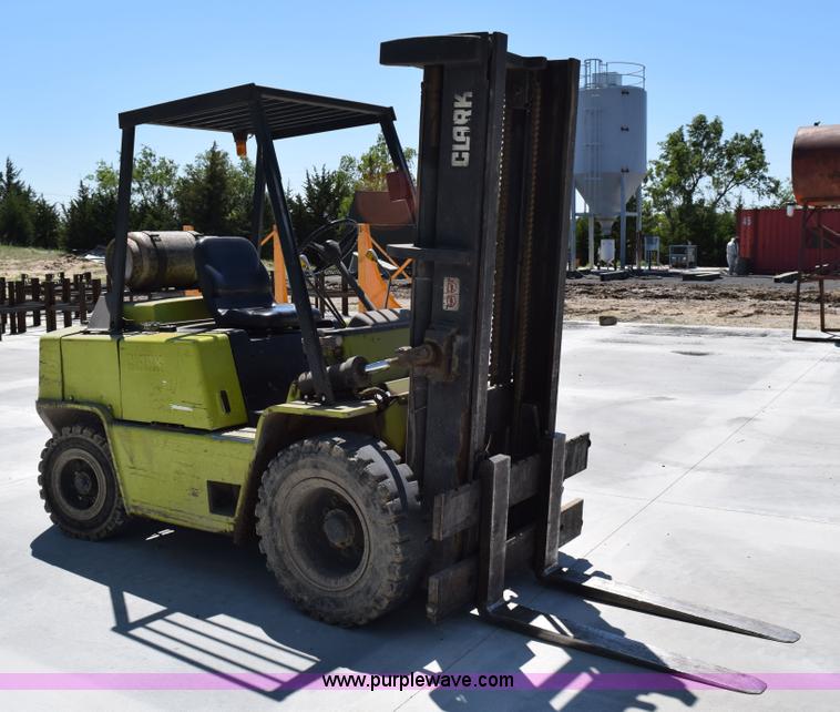 image for item H5081 Clark C500-YS80 forklift