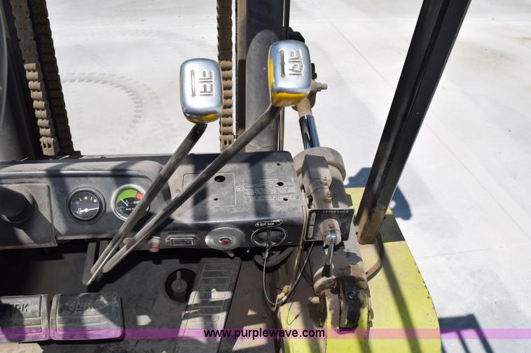 image for item H5081 Clark C500-YS80 forklift