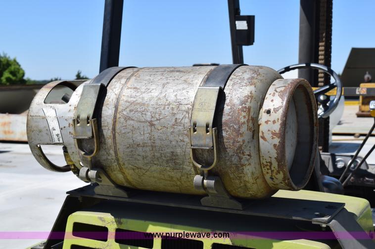 image for item H5081 Clark C500-YS80 forklift