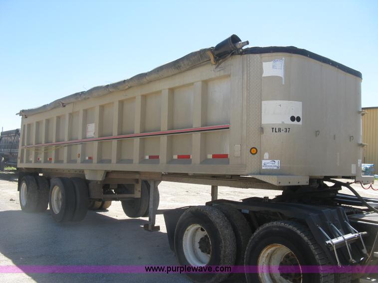 image for item H8556 1991 Travis T102 end dump trailer