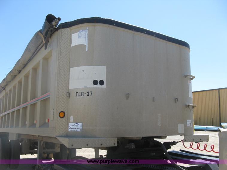 image for item H8556 1991 Travis T102 end dump trailer