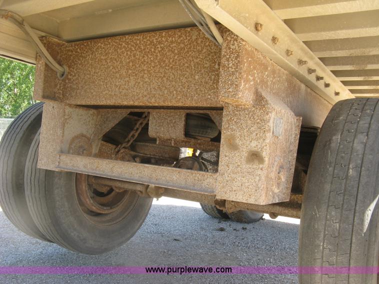 image for item H8556 1991 Travis T102 end dump trailer