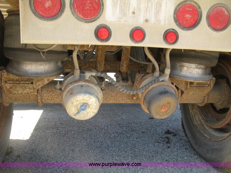 image for item H8556 1991 Travis T102 end dump trailer
