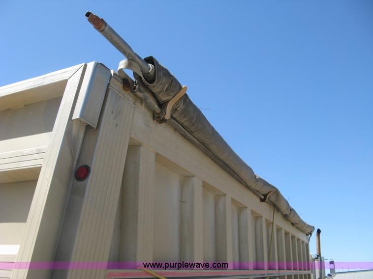 image for item H8556 1991 Travis T102 end dump trailer