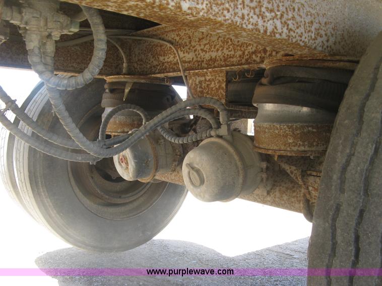 image for item H8556 1991 Travis T102 end dump trailer