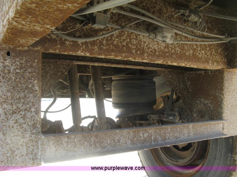 image for item H8556 1991 Travis T102 end dump trailer