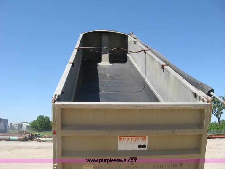 image for item H8556 1991 Travis T102 end dump trailer