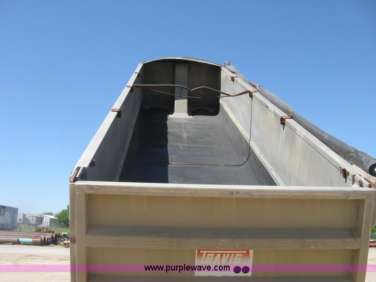 image for item H8556 1991 Travis T102 end dump trailer
