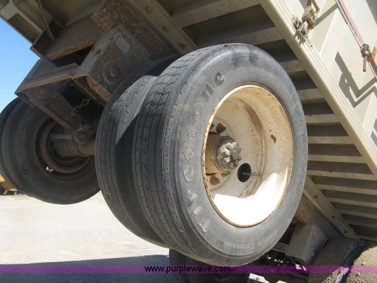 image for item H8556 1991 Travis T102 end dump trailer