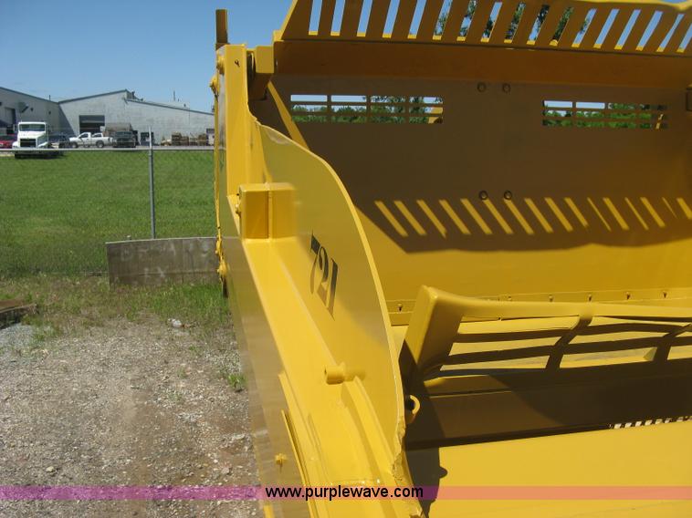 image for item H8557 Icon 721E scraper pan