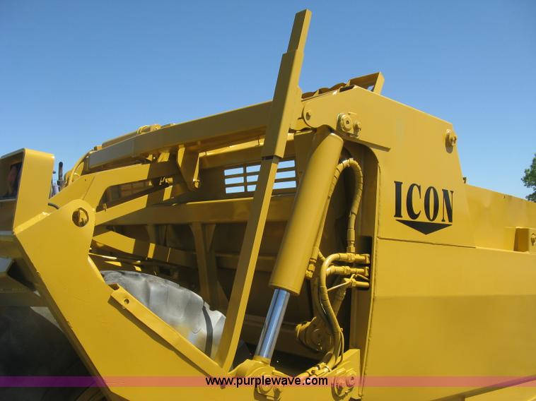 image for item H8557 Icon 721E scraper pan