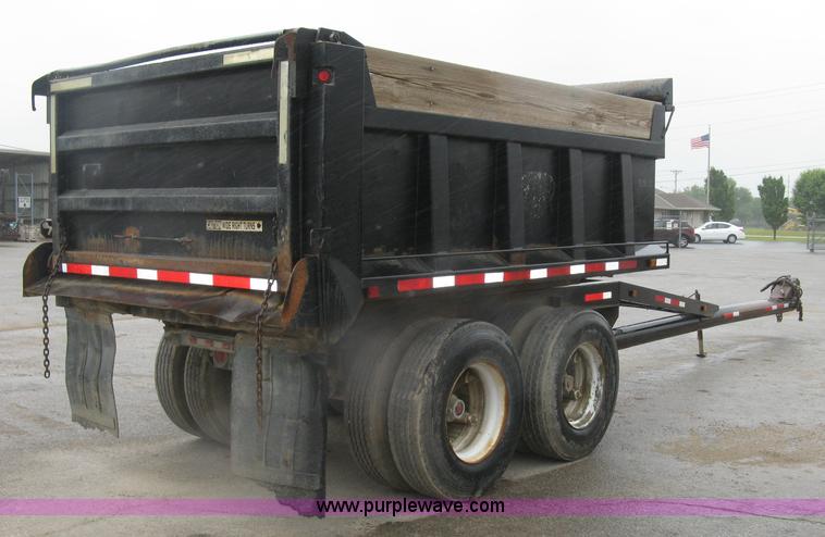 image for item H8560 1985 CP pup dump trailer