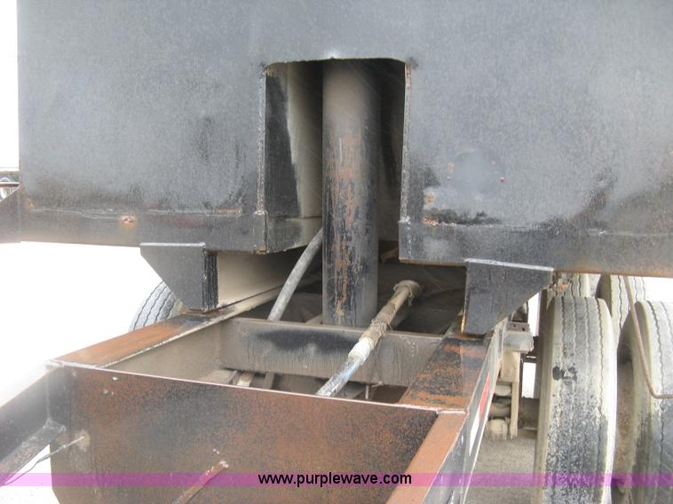 image for item H8560 1985 CP pup dump trailer