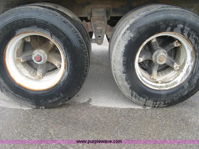 image for item H8560 1985 CP pup dump trailer