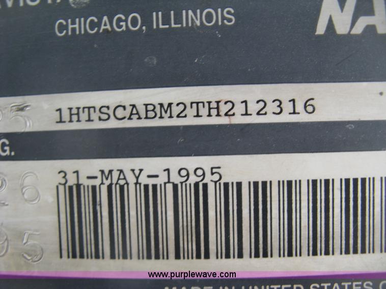 image for item H8565 1996 International 4700 service truck with crane