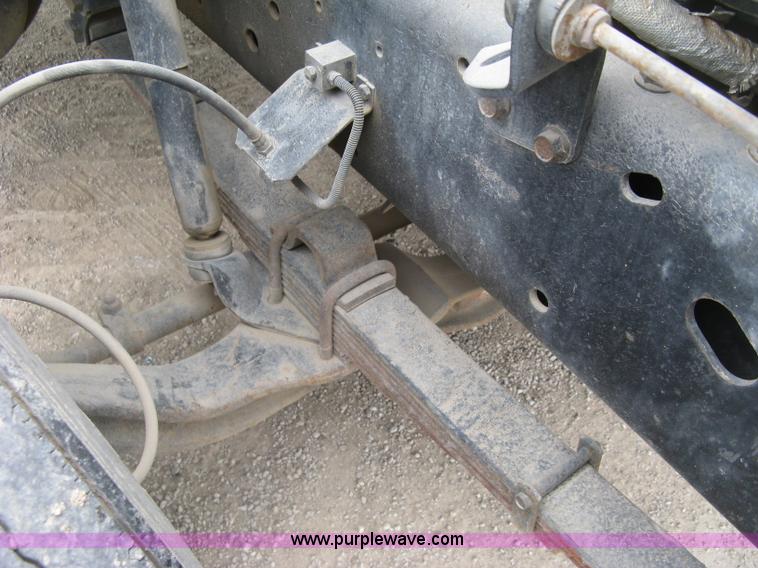 image for item H8565 1996 International 4700 service truck with crane