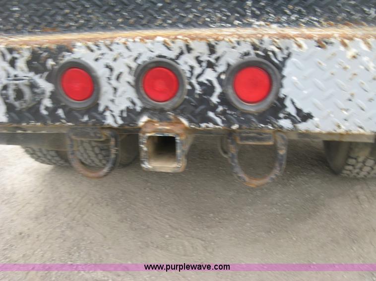 image for item H8565 1996 International 4700 service truck with crane