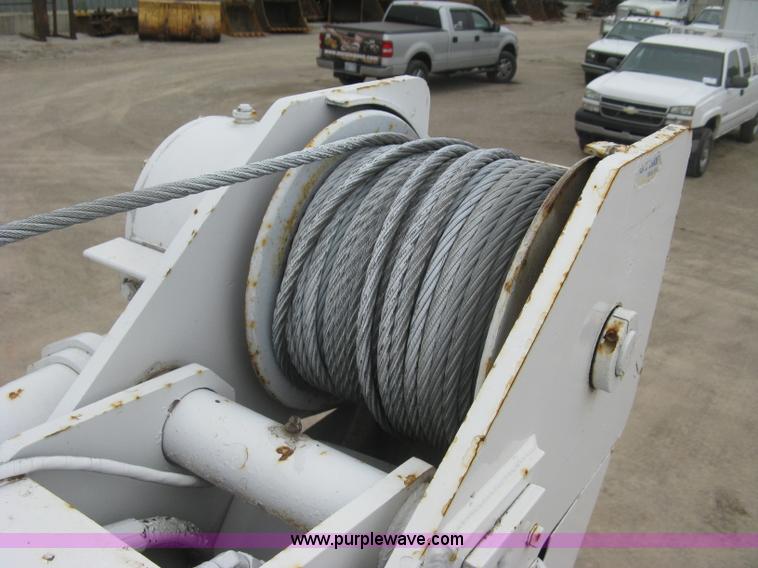 image for item H8565 1996 International 4700 service truck with crane