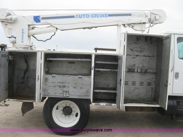 image for item H8565 1996 International 4700 service truck with crane