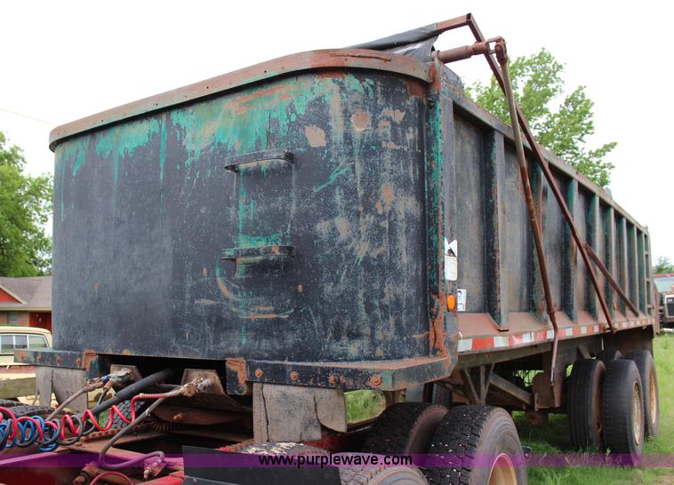 image for item I1670 1996 Dump Rite DR24 end dump trailer