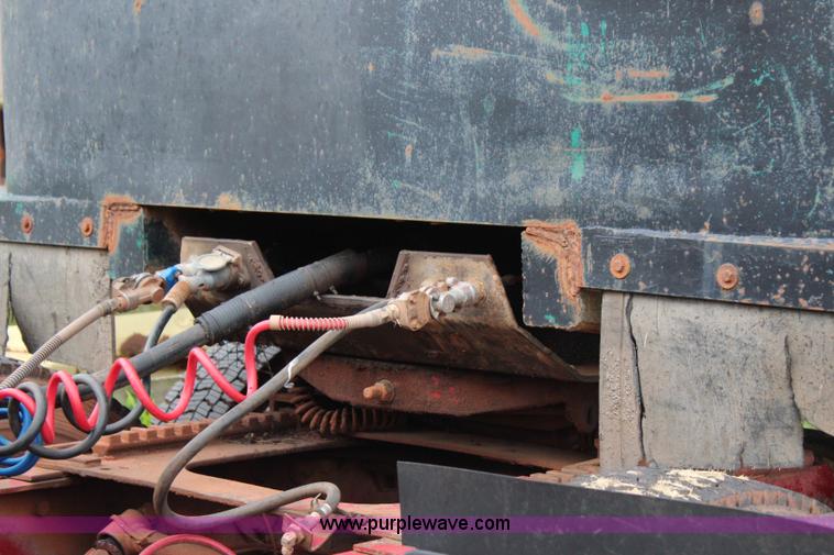 image for item I1670 1996 Dump Rite DR24 end dump trailer