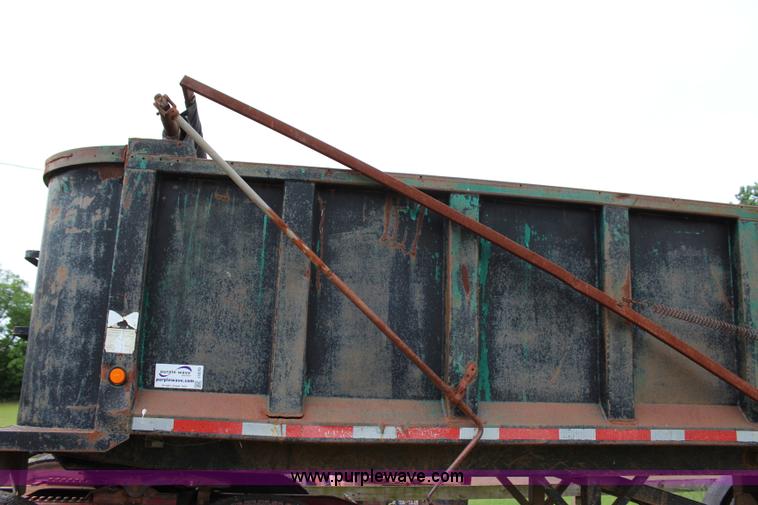 image for item I1670 1996 Dump Rite DR24 end dump trailer