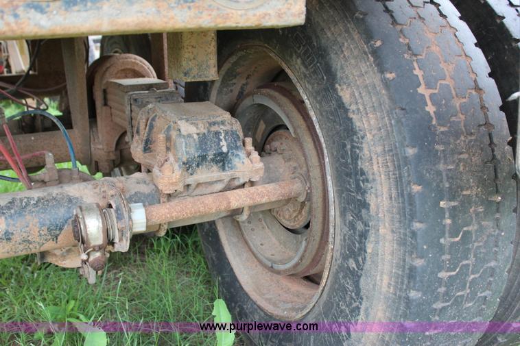 image for item I1670 1996 Dump Rite DR24 end dump trailer