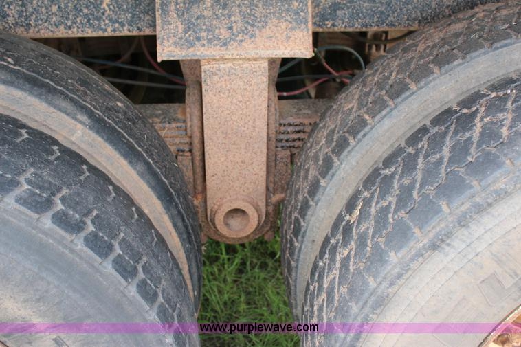 image for item I1670 1996 Dump Rite DR24 end dump trailer