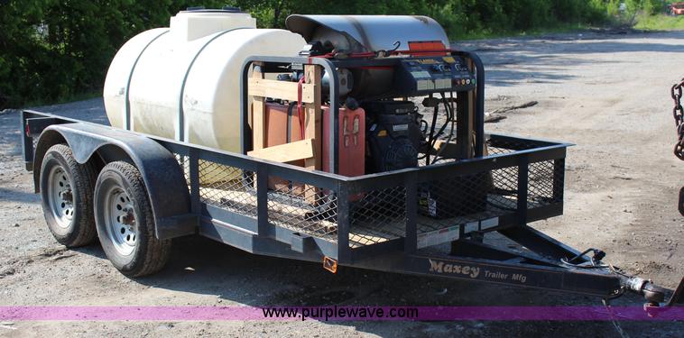 image for item I1705 2007 Maxey power washing trailer