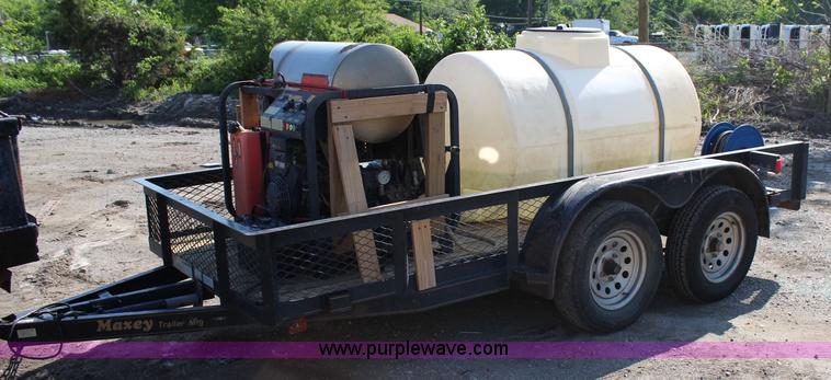 image for item I1705 2007 Maxey power washing trailer