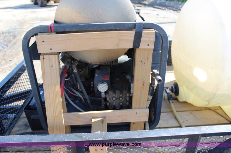 image for item I1705 2007 Maxey power washing trailer