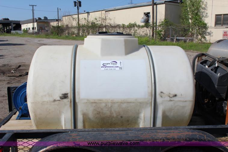 image for item I1705 2007 Maxey power washing trailer