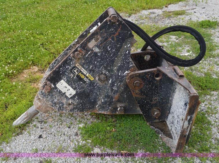 image for item I4519 John Deere HB100 hydraulic skid steer breaker
