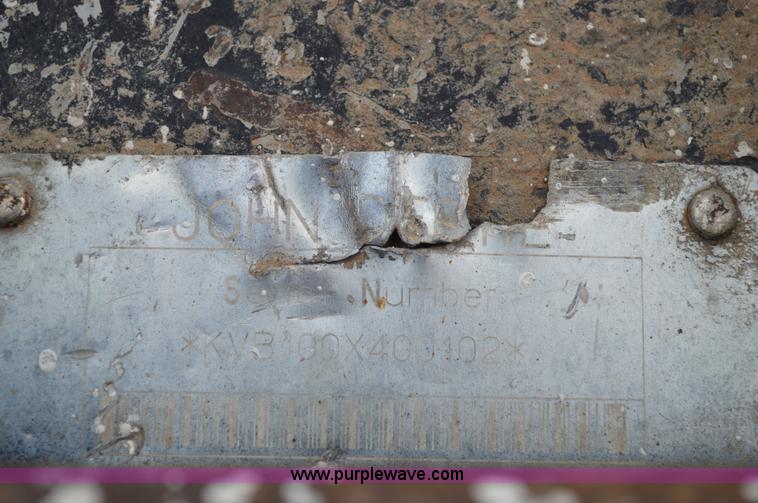 image for item I4519 John Deere HB100 hydraulic skid steer breaker