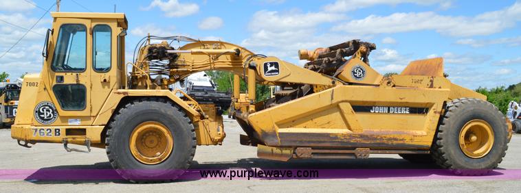 image for item I4526 1996 John Deere 762B elevating scraper