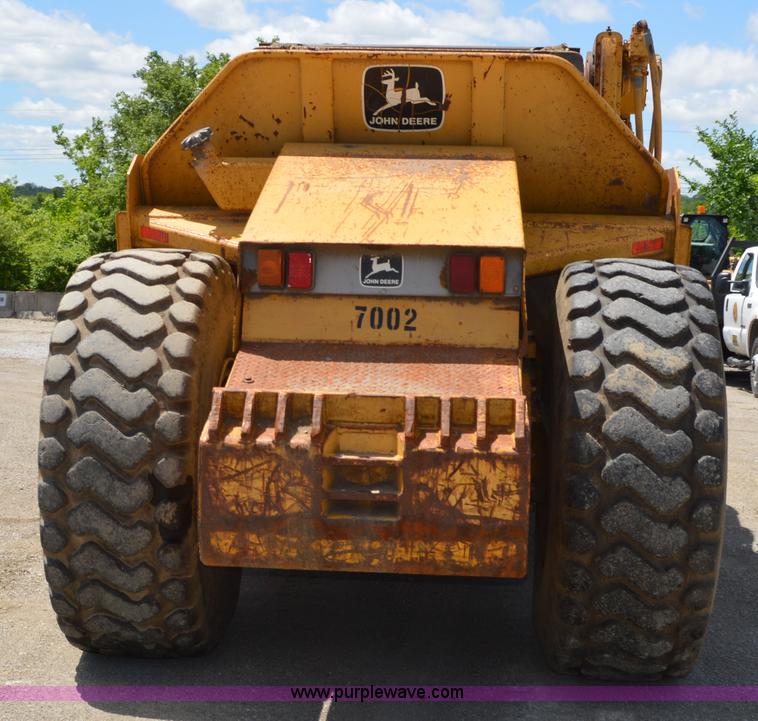 image for item I4526 1996 John Deere 762B elevating scraper