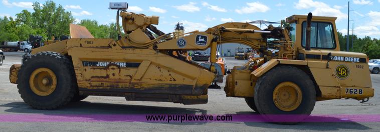 image for item I4526 1996 John Deere 762B elevating scraper